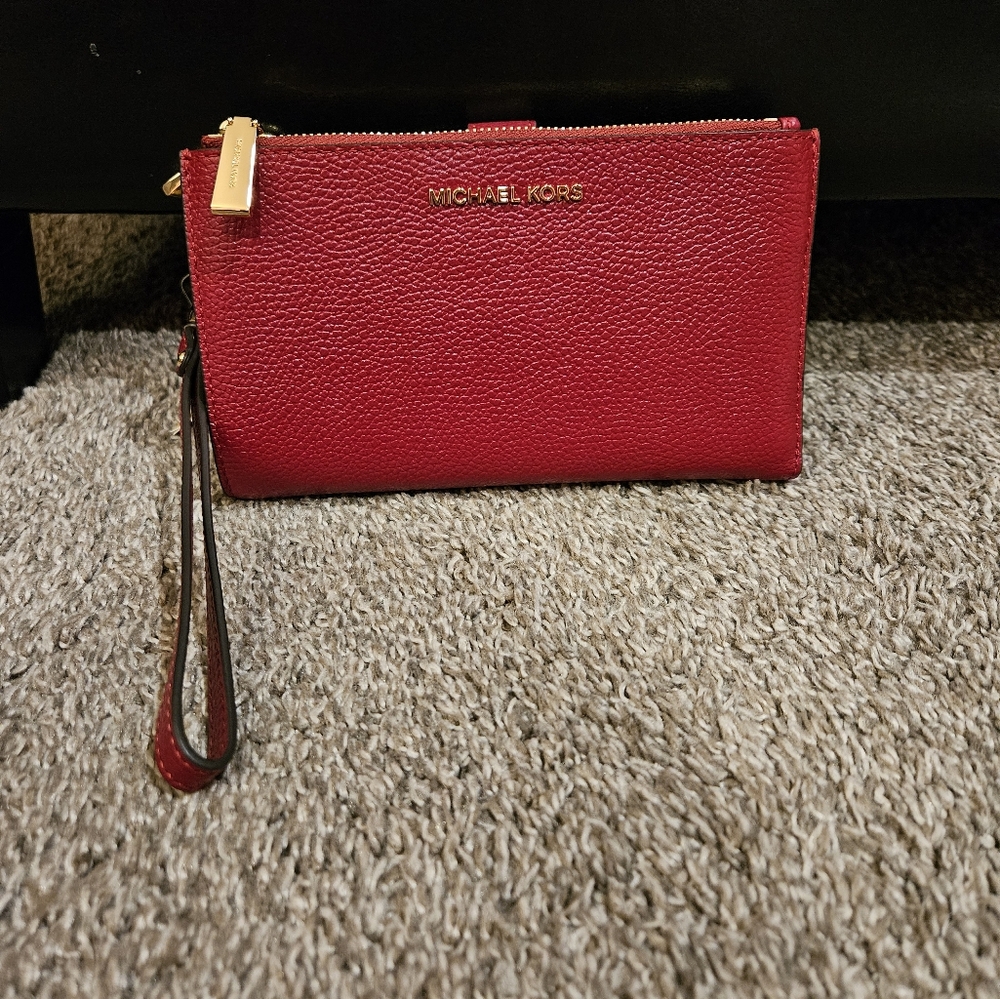 NWT Michael Michael Kors Jet Set Deep Red Leather Wristlet